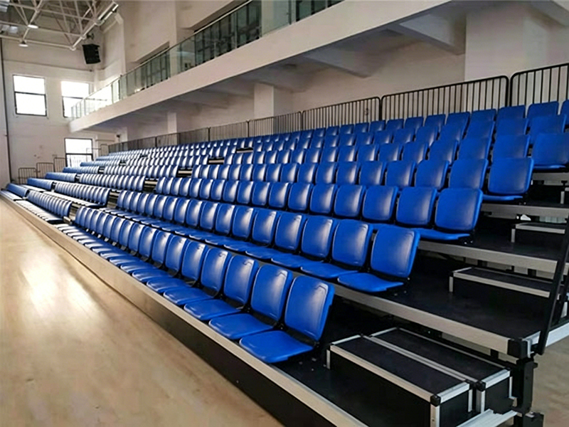 手动伸缩看台 - 前置翻板吹塑座椅